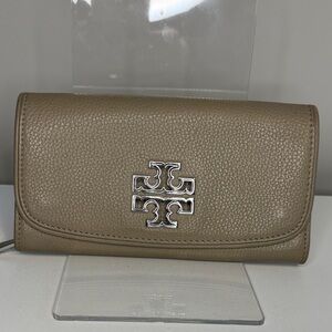 Tory Burch Britten Duo Envelope Continental Taupe Pebbled Leather Wallet
